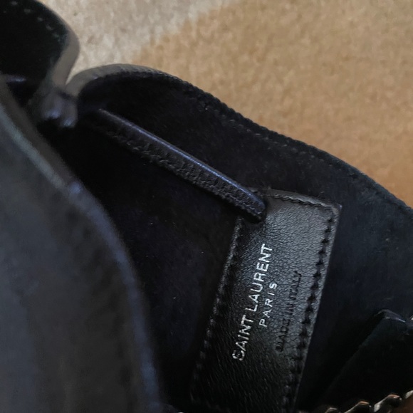 Saint Laurent small Emanuelle crossbody bucket bag - Picture 5 of 13